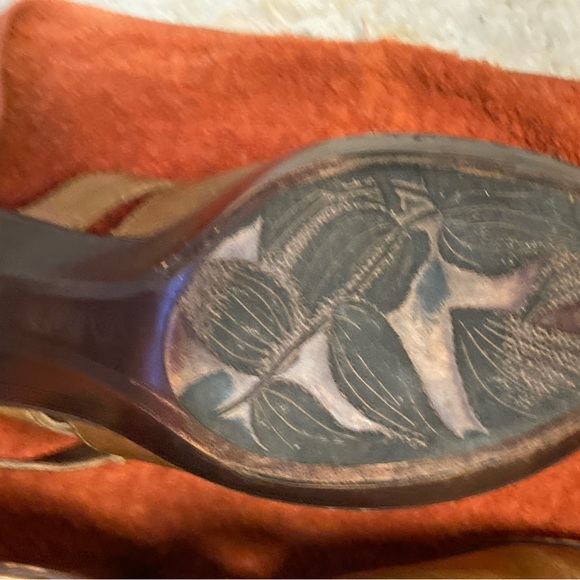 Born Clogs - Picture 2 of 5